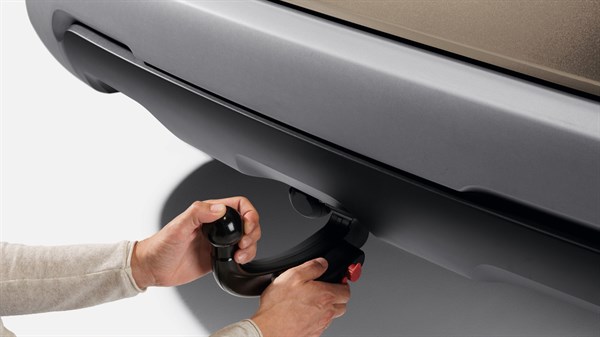 All-New Renault Duster Tool-free Removable Towbar
